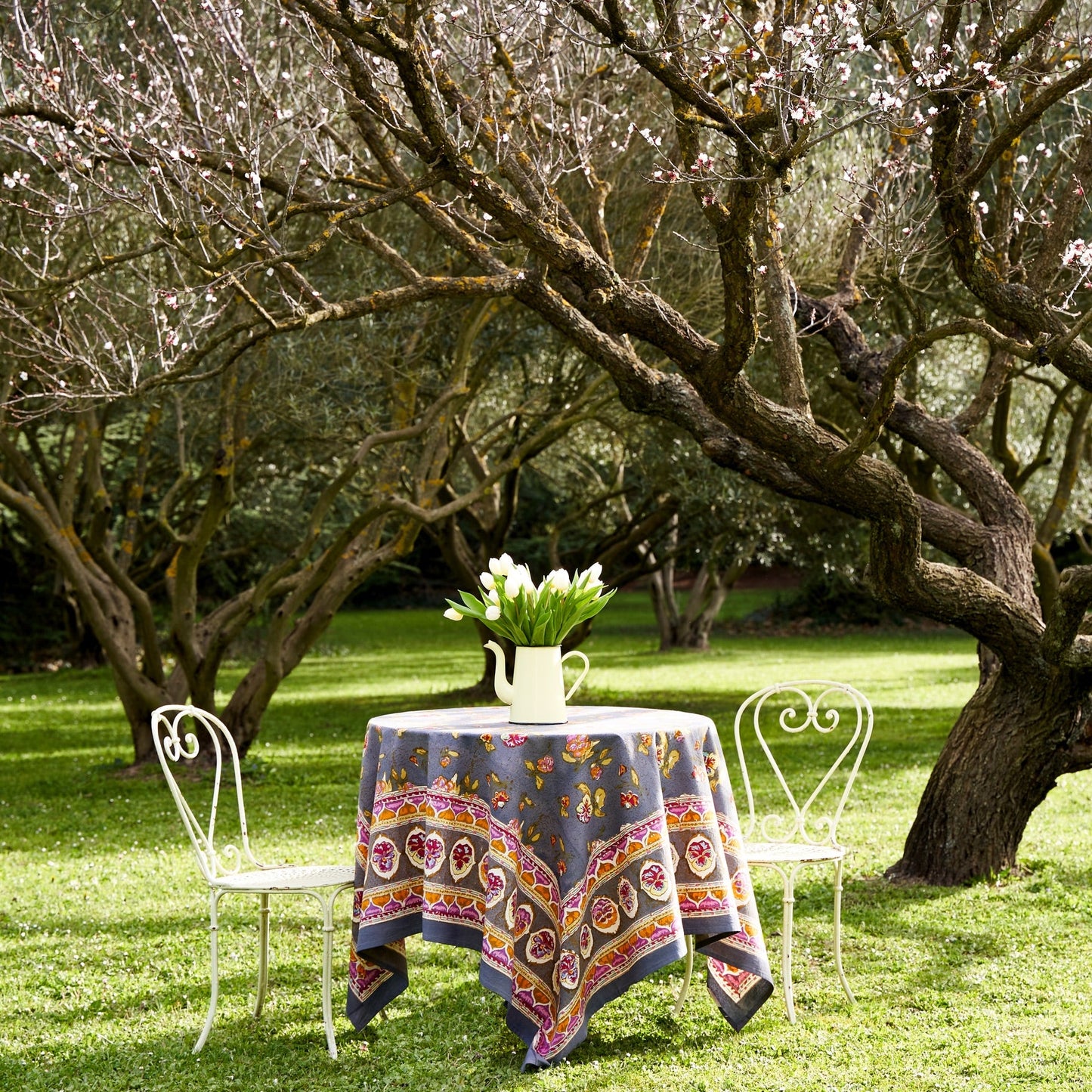 French Tablecloth Pansy Red & Grey, 71"x128"